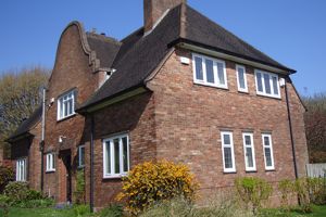 Side elevation- click for photo gallery